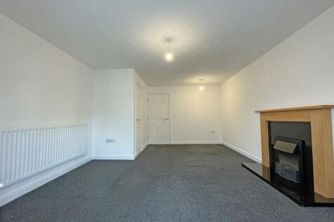 Temeraire Road 22 Lounge Front.jpg