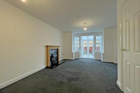 Temeraire Road 22 Lounge.jpg