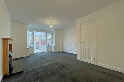 Temeraire Road 22 Lounge 2.jpg