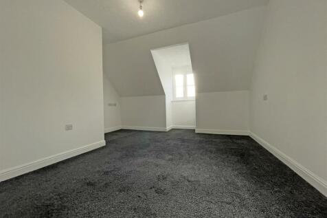 Temeraire Road 22 Bed 1...jpg