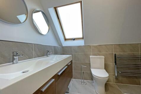 Temeraire Road 22 En Suite 2...jpg