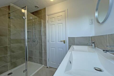 Temeraire Road 22 En Suite...jpg