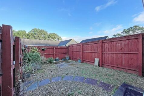 Temeraire Road 22 Garden.jpg