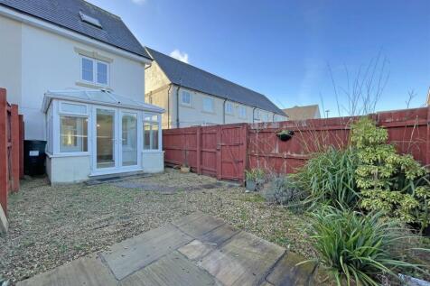 Temeraire Road 22 Rear.jpg