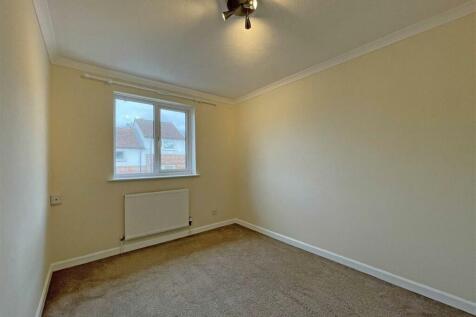 Newbury Close 37 Bed 1.JPG