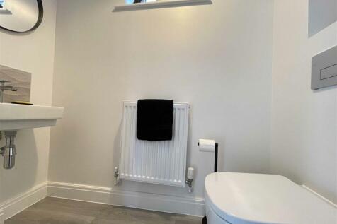 Lilford Gardens 20a - WC .JPG