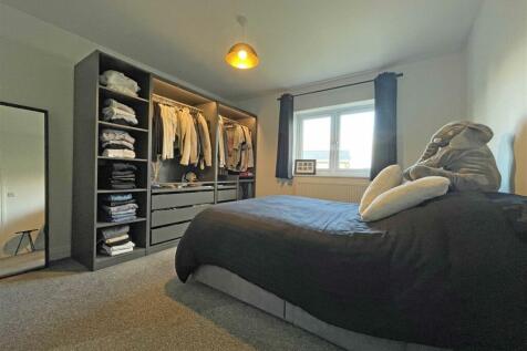 Lilford Gardens 20a - Bedroom 1.jpg