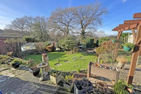Yeomans Way 18 Garden 2.jpg