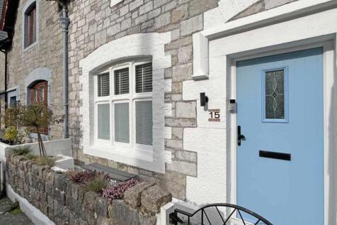 Hotham Place 15 New Front Garden 2.jpg
