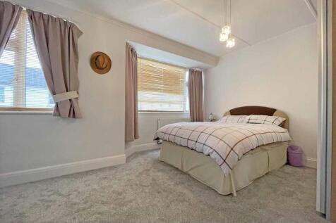 Grenville Road 171 - Bed 1.jpg