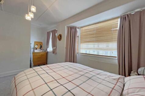 Grenville Road 171 - Bed 1 Shot 2.jpg