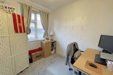 Grenville Road 171 - Bed 3.jpg
