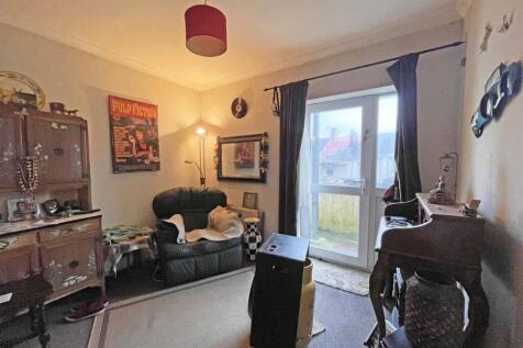 Salisbury Road 94c Living Room 3...jpg