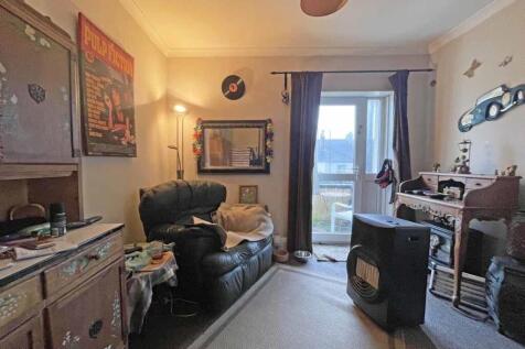 Salisbury Road 94c Living Room 2.jpg