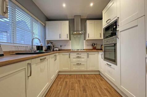 Temeraire Road 57 Kitchen 1.jpg