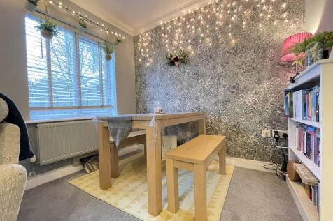 Temeraire Road 57 Dining Area.jpg