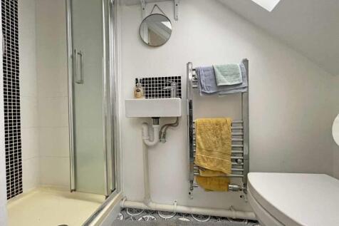 Temeraire Road 57 En Suite.jpg