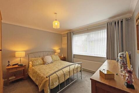 Fort Austin Avenue - Bed 1.jpg