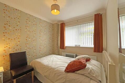 Fort Austin Avenue - Bed 3.jpg