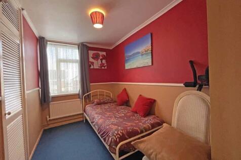 Vaasgo Close 17 - Bed 3.jpg