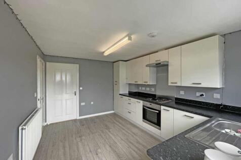 Yellowmead Road 40 Kitchen 2.jpg