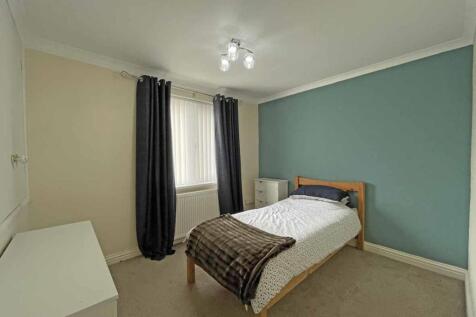 Washbourne Close 16 Bed 1.jpg