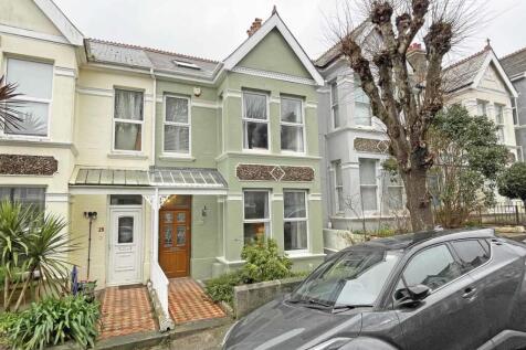 Edgecumbe Park Road 27 Front...jpg