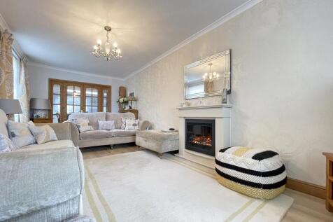 Crownhill Road 273 - Lounge 2.jpg
