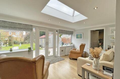 Crownhill Road 273 - Sun Room 1.jpg