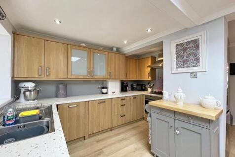 Crownhill Road 273 - Kitchen.jpg
