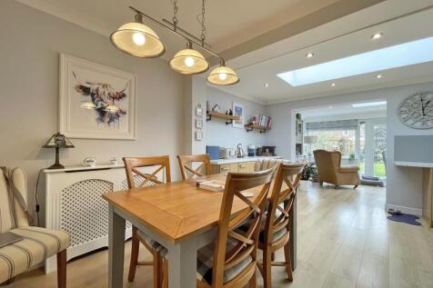 Crownhill Road 273 - Dining.jpg