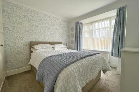 Crownhill Road 273 - Bed 1.jpg