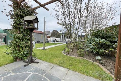 Crownhill Road 273 - Garden 3.jpg