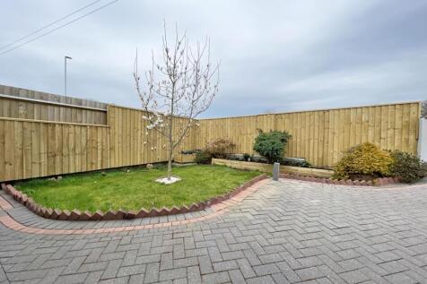 Crownhill Road 273 - Front Garden.jpg