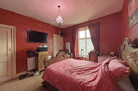 Alexandra Road 126 - Bed 1.jpg