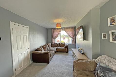Treveneague Gardens 47 Lounge 1.jpg