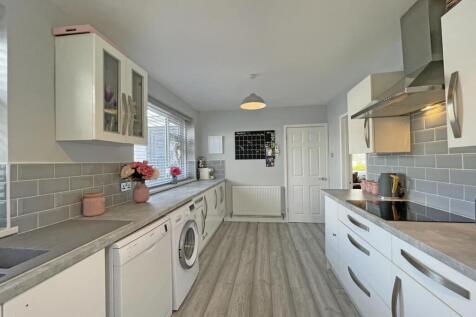 Treveneague Gardens 47 Kitchen 2.jpg
