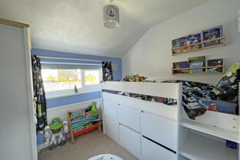 Treveneague Gardens 47 Bed 3....jpg