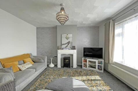 Blandford Road 249 Lounge Front.jpg