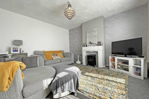 Blandford Road 249 Lounge 3.jpg