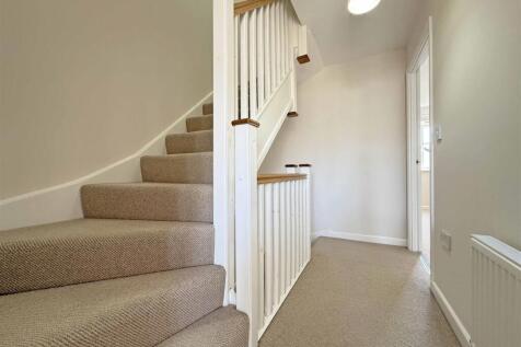 Cobham Close 14 - Stairs.jpg