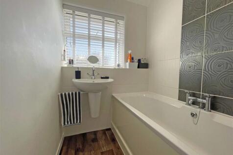 Pike Road 10 - Bathroom.jpg