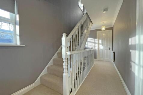 Temeraire Road 85 first floor landing for inside 2