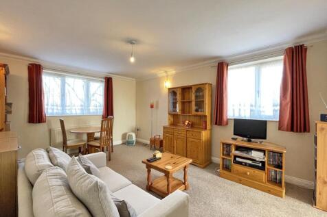 Austin Crescent 292 - Lounge Front Page.jpg