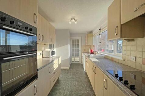 Hopton Close 6 - Kitchen Front.jpg