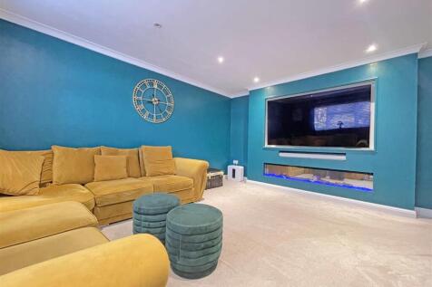 Great Berry Road 52 - Cinema.jpg