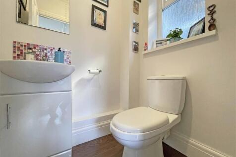 Great Berry Road 52 - WC.jpg