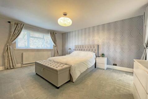 Great Berry Road 52 - Master Bedroom.jpg