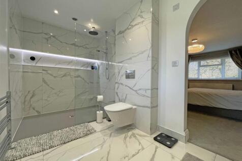 Great Berry Road 52 - Ensuite Master View.jpg
