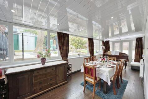 Mardon Close 15 - Dining Room 1.jpg